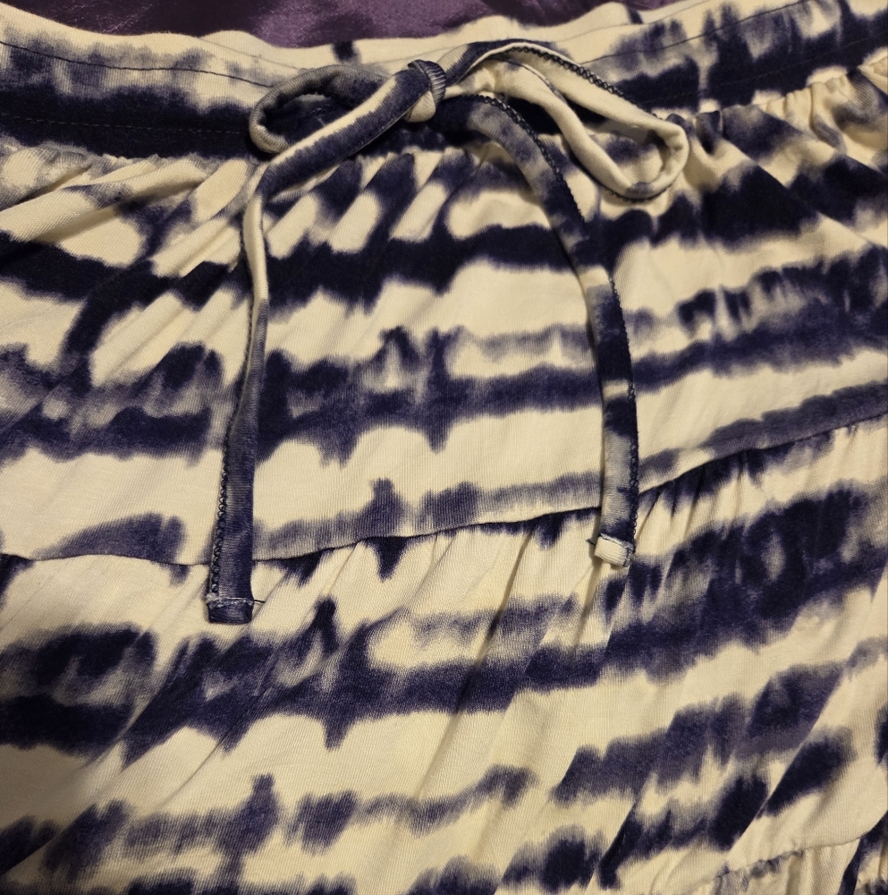 LuLaRoe Navy and Cream Skirt NWOT